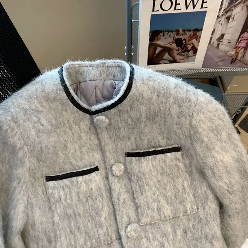 A GIRLS Vintage Hit Color Woolen Short Coat Women Autumn 2022 New Elegant Jacket Korean Fashion Single Breasted O-neck Outwear
A GIRLS Vintage Hit Color Woolen Short Coat Women Autumn 2022 New Elegant Jacket Korean Fashion Single Breasted O-neck Outwear