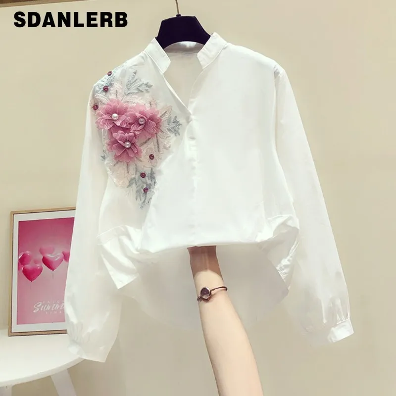 2022 Spring New Elegant White Tops Handmade Beads Rhinestones Embroidered Flower V-neck Pullover Shirt Women's Casual Shirt
2022 Spring New Elegant White Tops Handmade Beads Rhinestones Embroidered Flower V-neck Pullover Shirt Women's Casual Shirt
