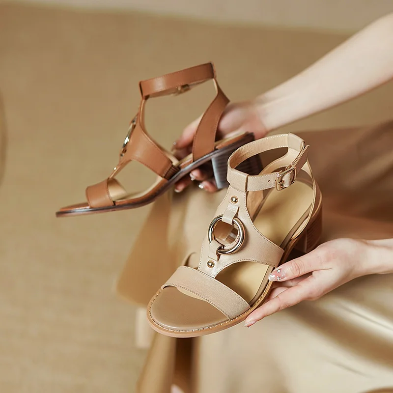 2022 women Sandals natural leather 22-24.5cm sheepskin upper Sheepskin insole+pigskin lining T-strap metal ring womens sandals
2022 women Sandals natural leather 22-24.5cm sheepskin upper Sheepskin insole+pigskin lining T-strap metal ring womens sandals
