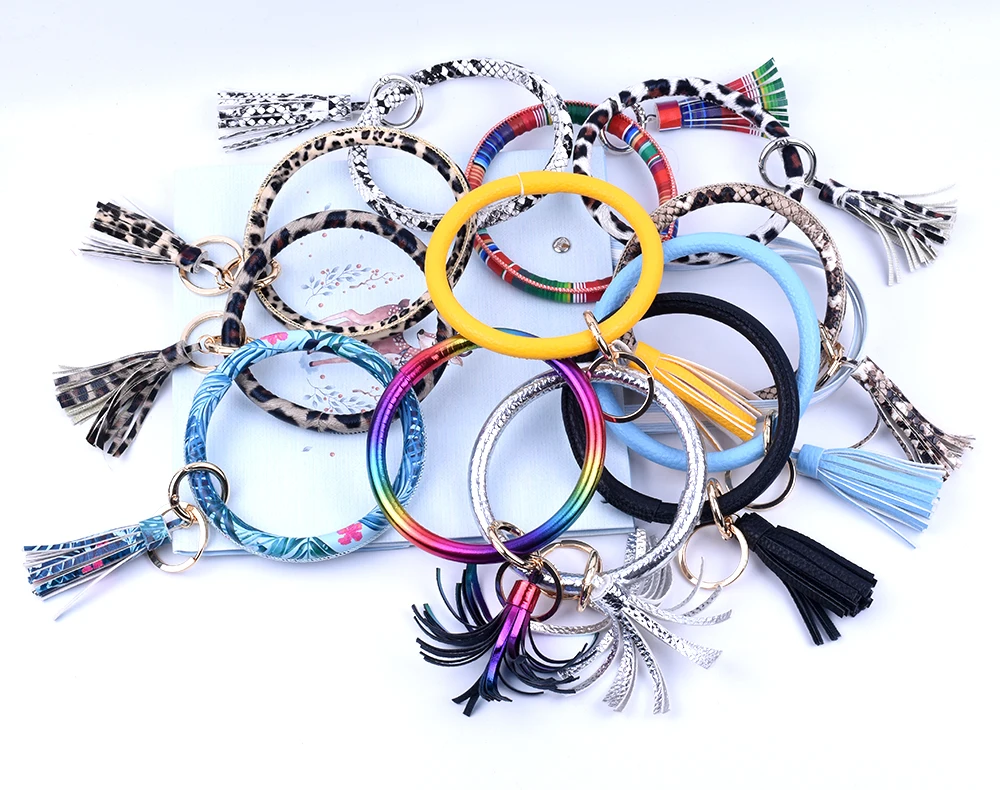 New Fashion Multiful Tassel Keychain Enamel PU Leather O Key Chain Monogram Circle Wristlet Keychain For Women Car keychain
New Fashion Multiful Tassel Keychain Enamel PU Leather O Key Chain Monogram Circle Wristlet Keychain For Women Car keychain