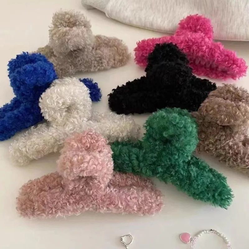 1 Pc Brand New And High Quality Lambswool Scratch Clip Back Of The Head Plush Hair Clip Senior Sense Shark Clip Hair Accessories
1 Pc Brand New And High Quality Lambswool Scratch Clip Back Of The Head Plush Hair Clip Senior Sense Shark Clip Hair Accessories