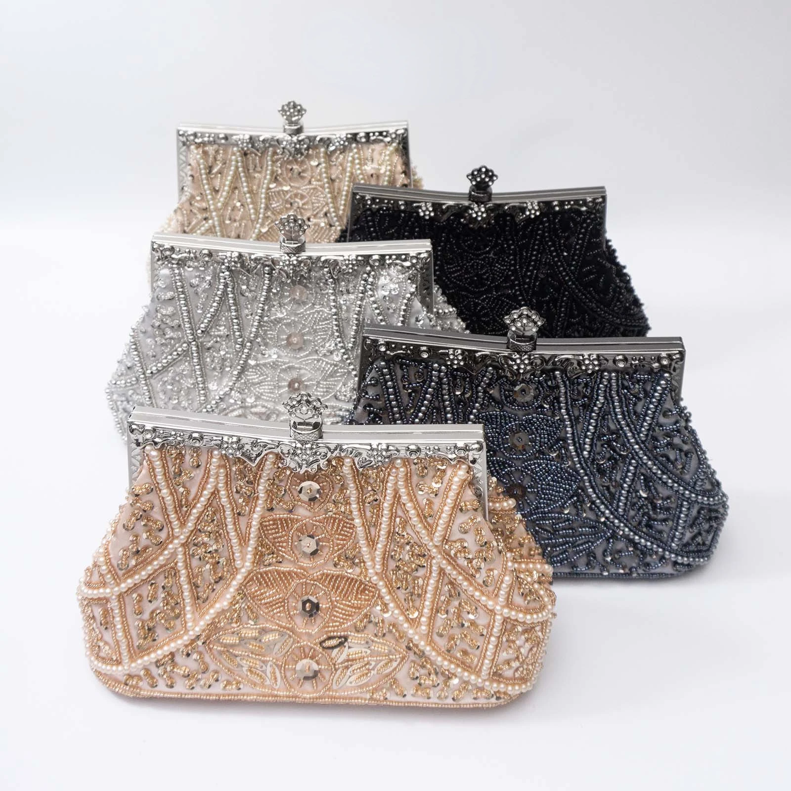 Women Clutches Bags Flower Beading Rhinestone Evening Bags Wedding Party Bridal Embroidered Handbag Retro Small Totes Purse Bags
Women Clutches Bags Flower Beading Rhinestone Evening Bags Wedding Party Bridal Embroidered Handbag Retro Small Totes Purse Bags