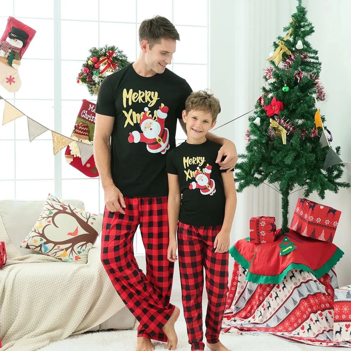 Family Matching Christmas Pajamas Set Santa Print Black Red Plaid Mommy Daughter Me Mother Kid Baby Couples Long Sleeve Xmas Pjs
Family Matching Christmas Pajamas Set Santa Print Black Red Plaid Mommy Daughter Me Mother Kid Baby Couples Long Sleeve Xmas Pjs