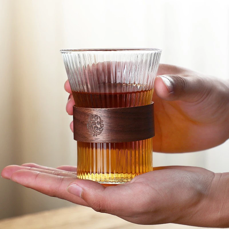 High Borosilicate Glass Light Luxury Wood Chip Vertical Pattern Coffee Cup Portable Hanging Ear Coffee Cup Drink Milk Tea Cup
High Borosilicate Glass Light Luxury Wood Chip Vertical Pattern Coffee Cup Portable Hanging Ear Coffee Cup Drink Milk Tea Cup