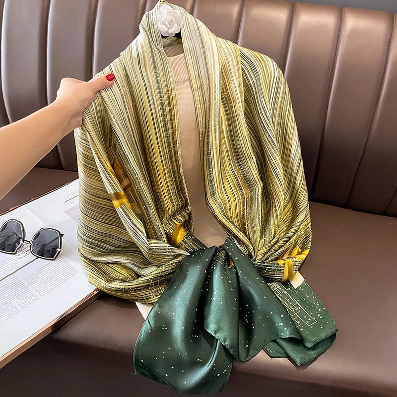 Luxury brand Autumn and winter women New style Fashion Color matching Print silk scarf lady Popular headcloth beach shawl
Luxury brand Autumn and winter women New style Fashion Color matching Print silk scarf lady Popular headcloth beach shawl