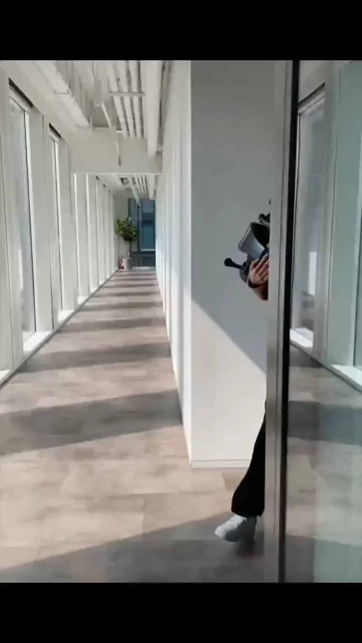 Xiaomi Smart Bionic High-Tech Dog (Cyber Dog) supports infrared follow-up voice control
Xiaomi Smart Bionic High-Tech Dog (Cyber Dog) supports infrared follow-up voice control