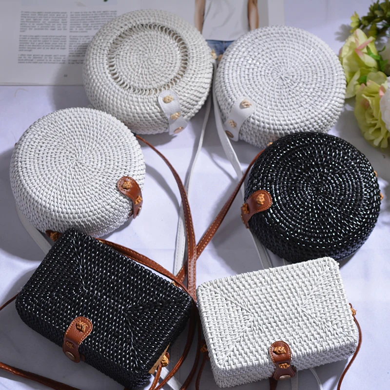 2022 Black White Round Straw Bags Women Summer Rattan Bag Handmade Woven Beach Cross Body Bag Circle Bohemia Handbag Bali Box
2022 Black White Round Straw Bags Women Summer Rattan Bag Handmade Woven Beach Cross Body Bag Circle Bohemia Handbag Bali Box