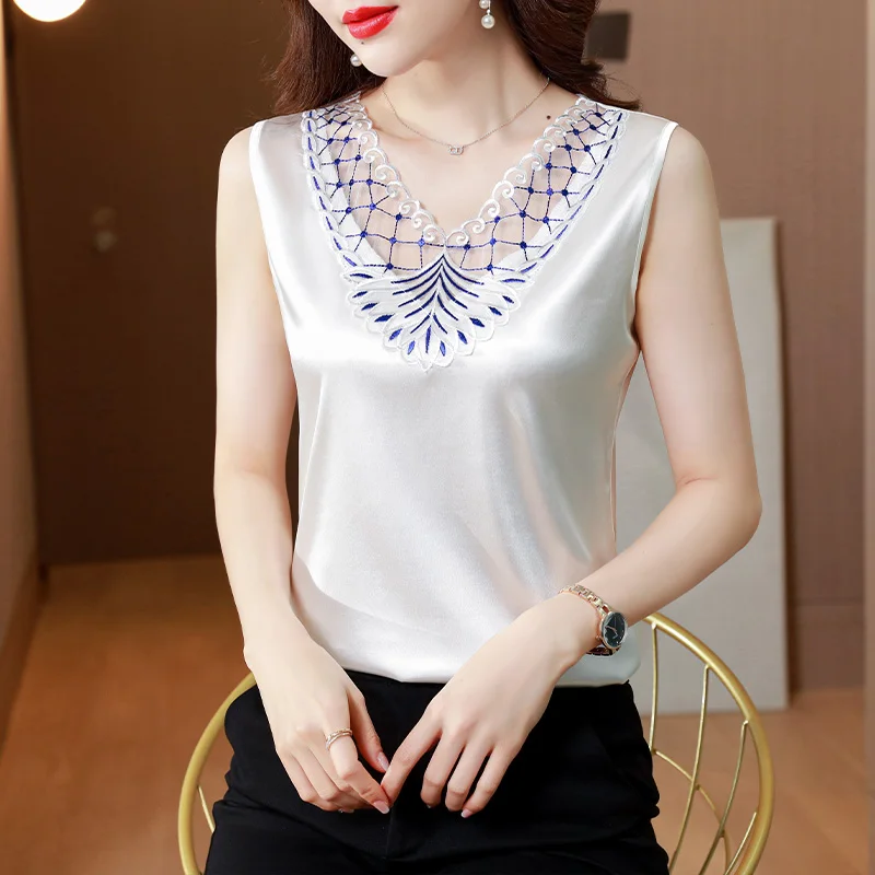 2022 New Satin Blouses for Women V-neck Women’s Tops Sleeveless Lace Vest Ladies Top Spring Solid Shirt OL Fashion Woman Clothes
2022 New Satin Blouses for Women V-neck Women’s Tops Sleeveless Lace Vest Ladies Top Spring Solid Shirt OL Fashion Woman Clothes