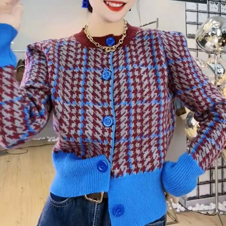 Sweater Women Autumn and Winter Knitted Cardigan Women O-neck Long Sleeve Color Matching Casual Sweater Plaid Cropped Cardigan
Sweater Women Autumn and Winter Knitted Cardigan Women O-neck Long Sleeve Color Matching Casual Sweater Plaid Cropped Cardigan