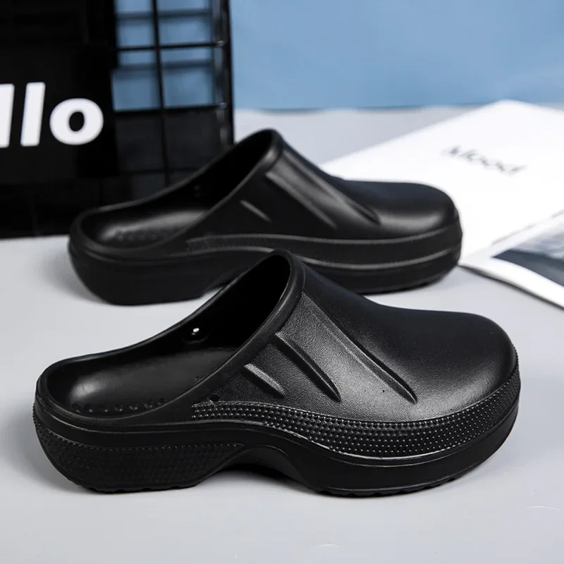 

2023 anti-skid waterproof professional chef slippers male middle-aged father sandals kitchen oil-proof labor protection slippers