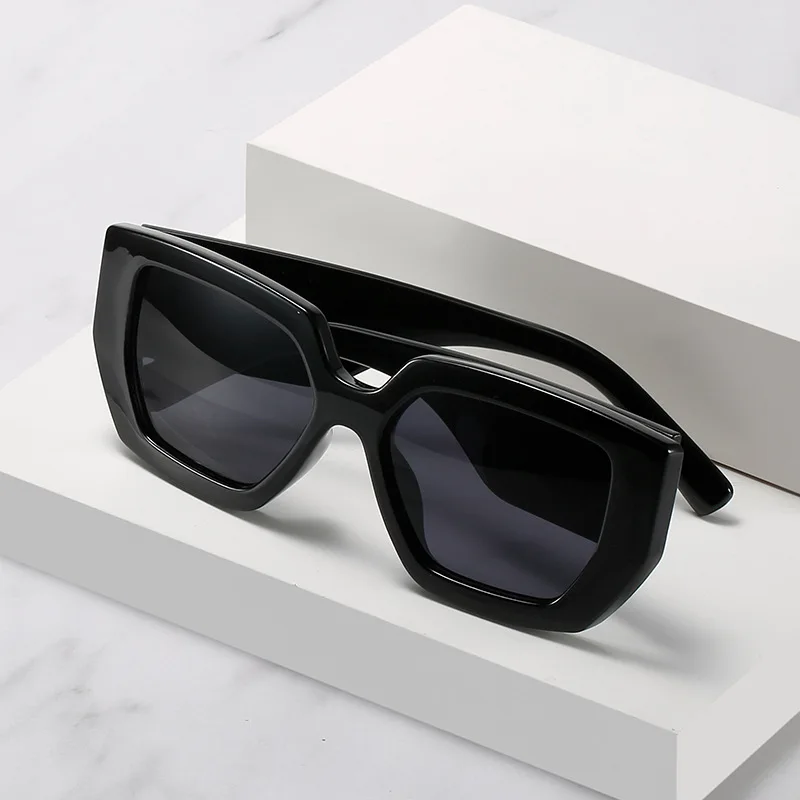 2023 New European and American Fashion Sunglasses Retro Box Sunshade Men's and Women's Street Photo Sunglasses
2023 New European and American Fashion Sunglasses Retro Box Sunshade Men's and Women's Street Photo Sunglasses