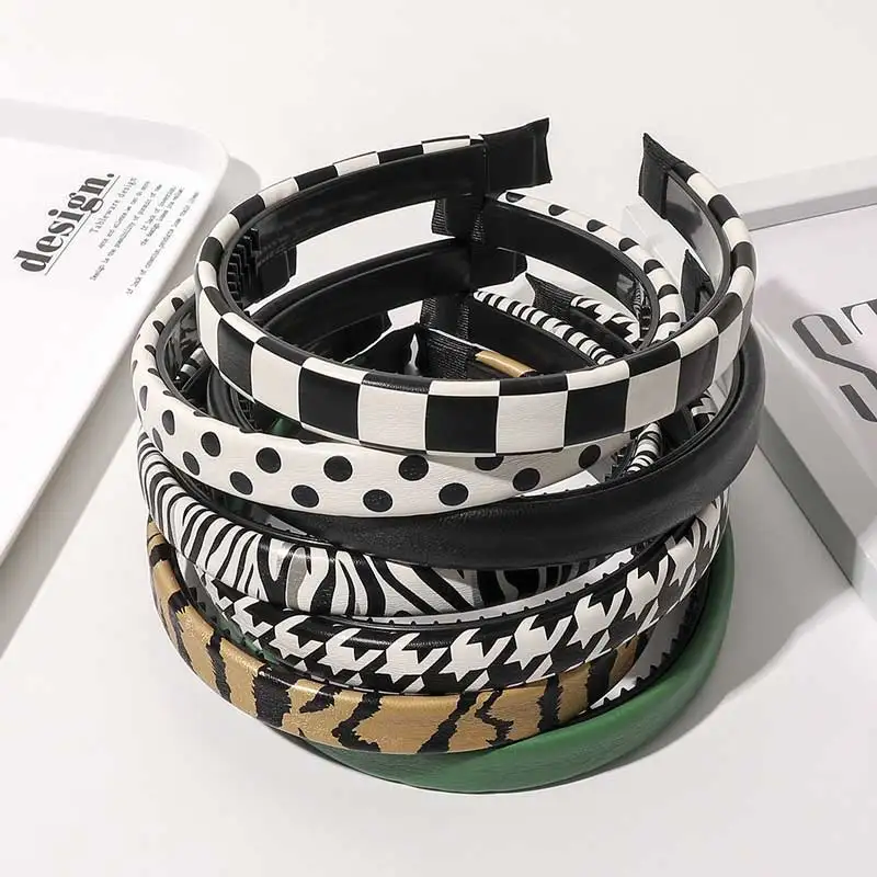 2021 Plaid PU Bezel Handmade Headband Women Girls Vintage Hairband Korea Headwear Lady Hair Rubbers Elastic Hair Bands
2021 Plaid PU Bezel Handmade Headband Women Girls Vintage Hairband Korea Headwear Lady Hair Rubbers Elastic Hair Bands