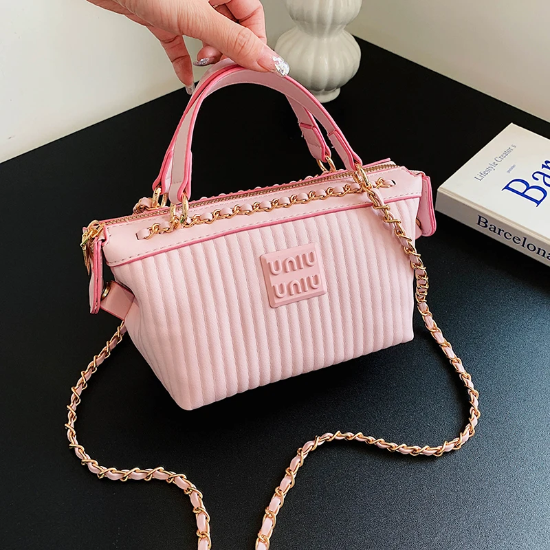 JIOMAY Solid Color PU Leather Shoulder Bags 2023 Designer Handbags for Women Ladies Fashion Casual Stripes Chain Small Tote Bags
JIOMAY Solid Color PU Leather Shoulder Bags 2023 Designer Handbags for Women Ladies Fashion Casual Stripes Chain Small Tote Bags