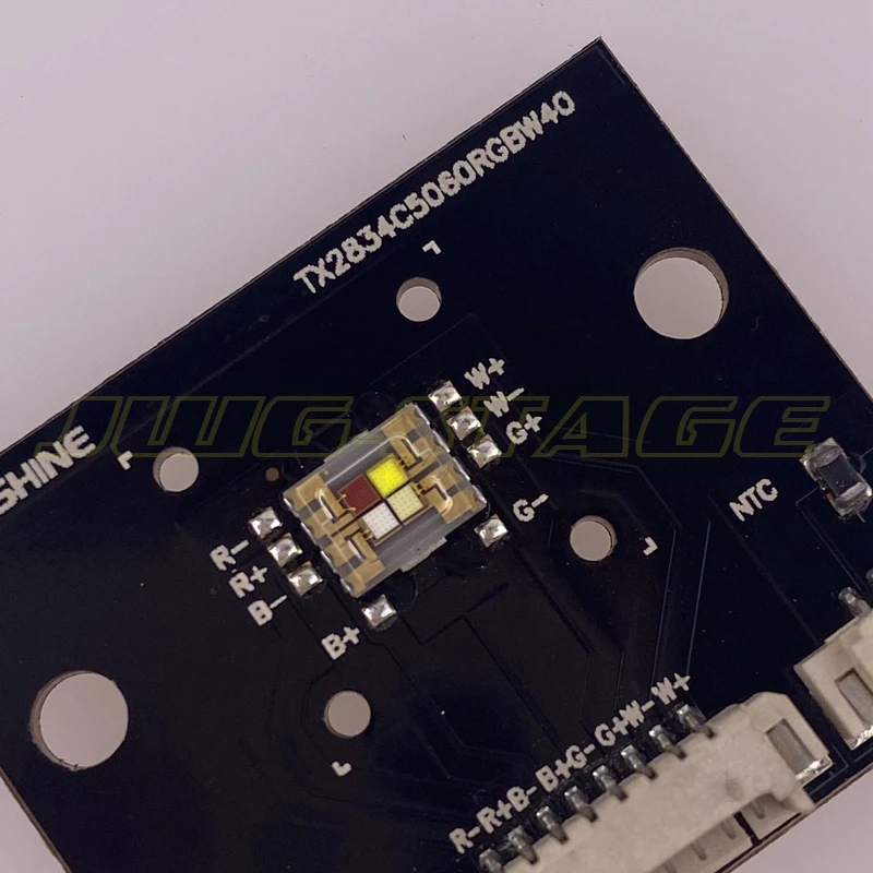 Светодиодный зум-светильник 6X40Вт
Светодиодный зум-светильник 6X40Вт