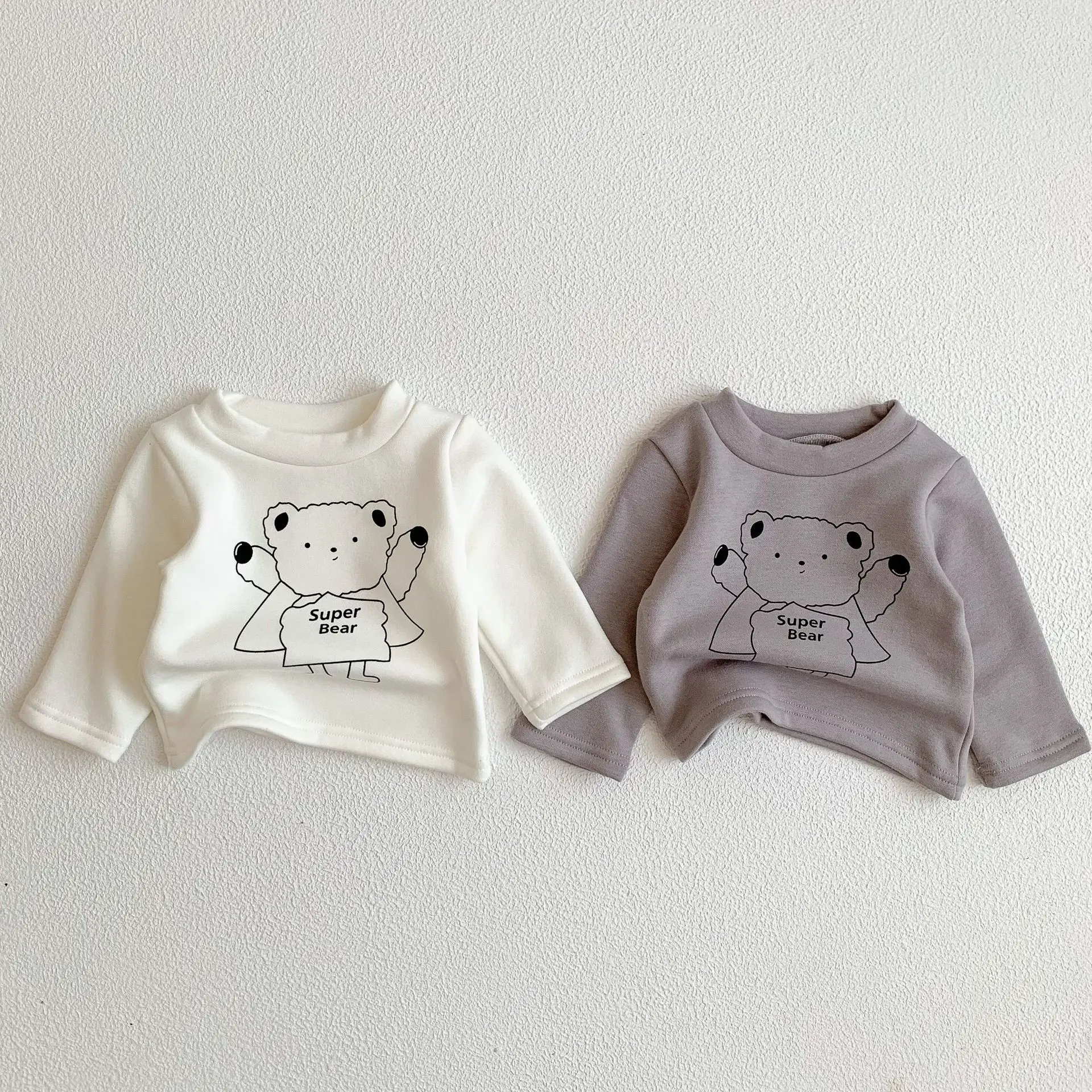 2022 Autumn Winter New Baby Plus Fleece Cartoon Bear Bottoming Shirt Girl Infant Fashion Long Sleeve T-shirt Kid Boy Cotton Tops 
2022 Autumn Winter New Baby Plus Fleece Cartoon Bear Bottoming Shirt Girl Infant Fashion Long Sleeve T-shirt Kid Boy Cotton Tops