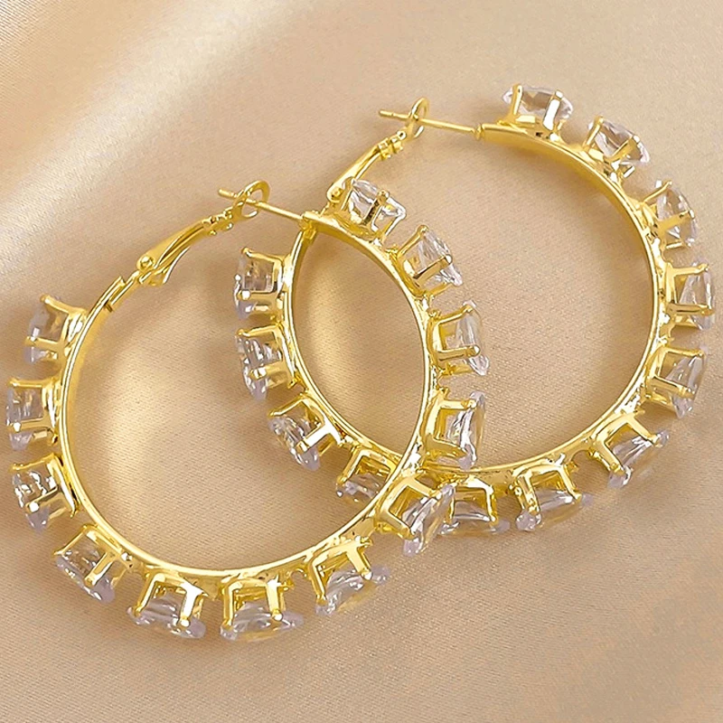 WomenGold Gold Plated Large Earring Luxury Simple Temperament Girls Accessories Exquisite Rhinestone Round Earrings High Jewelry
WomenGold Gold Plated Large Earring Luxury Simple Temperament Girls Accessories Exquisite Rhinestone Round Earrings High Jewelry