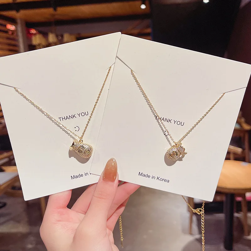 New Design Sense Lucky Bag Pendant Titanium Steel Necklace Micro-Inlaid Super Flash Choker Chain Internet Celebrity
New Design Sense Lucky Bag Pendant Titanium Steel Necklace Micro-Inlaid Super Flash Choker Chain Internet Celebrity