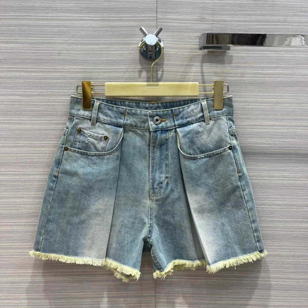 Fyion High Quality Women's Jeans Shorts Fashion Runway Heavy Embroidery Cutout Mini Jeans Summer 2022 New
Fyion High Quality Women's Jeans Shorts Fashion Runway Heavy Embroidery Cutout Mini Jeans Summer 2022 New