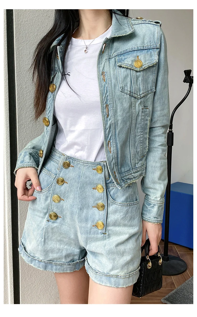Повседневная куртка, новая, универсальная короткая тонкая джинсовая куртка с отворотом в английском стиле, Женская ВИНТАЖНАЯ ДЖИНСОВАЯ КУРТКА на пуговицах с длинным рукавом, Женская куртка 2023
Повседневная куртка, новая, универсальная короткая тонкая джинсовая куртка с отворотом в английском стиле, Женская ВИНТАЖНАЯ ДЖИНСОВАЯ КУРТКА на пуговицах с длинным рукавом, Женская куртка 2023