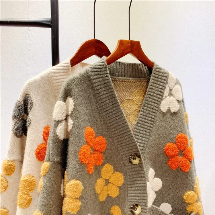 Новинка 2021, женский осенний свитер с V-образным вырезом, пальто, женский теплый свитер с цветочным принтом, пончо, Рождественский свитер, пов...
Новинка 2021, женский осенний свитер с V-образным вырезом, пальто, женский теплый свитер с цветочным принтом, пончо, Рождественский свитер, пов...