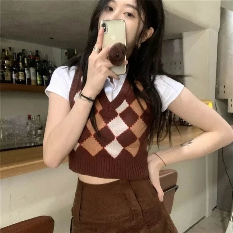 Autumn Japan Style Sleeveless Women's Sweater JK Vest Sweet Embroidery Short Sweaters Winter School Clothing
Autumn Japan Style Sleeveless Women's Sweater JK Vest Sweet Embroidery Short Sweaters Winter School Clothing