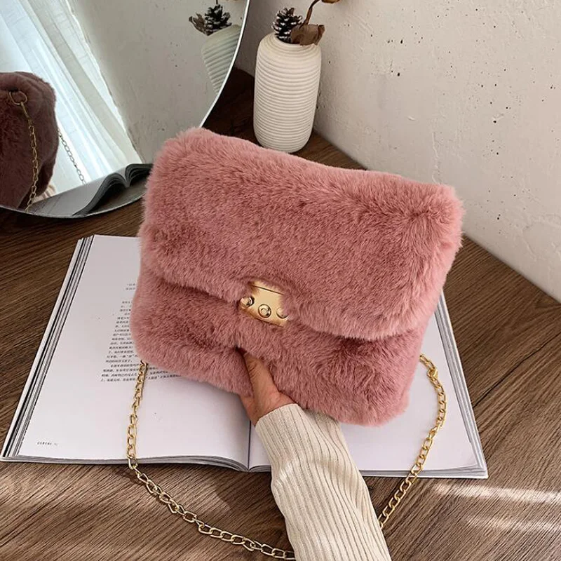 New Winter Plush Shoulder Bag Faux Fur Crossbody Bags for Women Chain Fashion Design Handbag Female Casual Shoulder Cross Body
New Winter Plush Shoulder Bag Faux Fur Crossbody Bags for Women Chain Fashion Design Handbag Female Casual Shoulder Cross Body