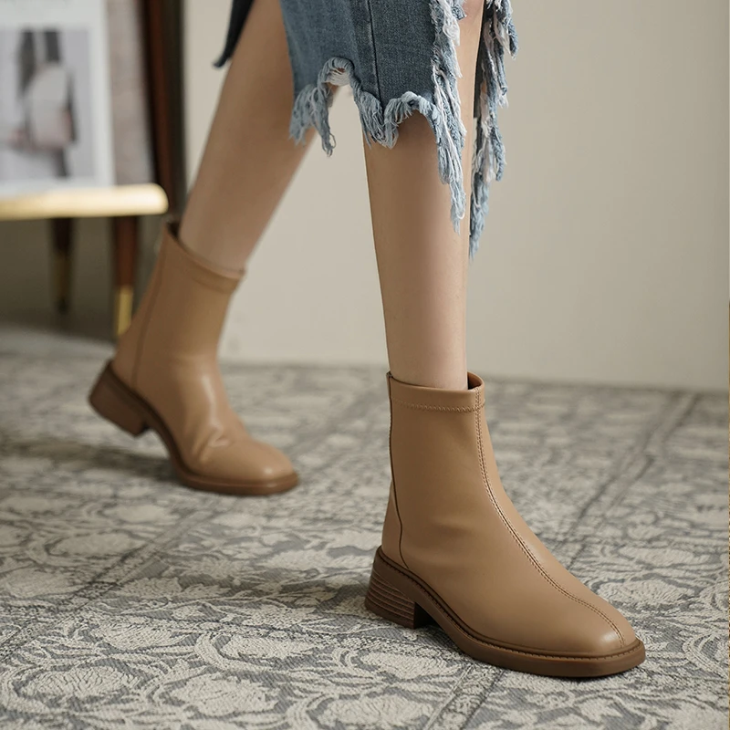 French short boots women's autumn and winter new retro British style fashion boots zipper Chelsea boots comfortable women'sboots 
French short boots women's autumn and winter new retro British style fashion boots zipper Chelsea boots comfortable women'sboots