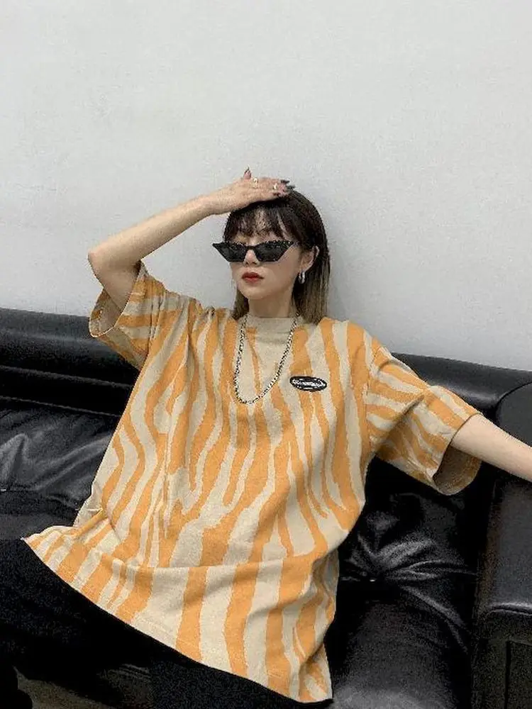 Harajuku T-shirts Summer Hip Hop Streetwear Casual T-Shirt Oversized Loose Large Bf Couple Graffiti Short Sleeve Y2k Top Unisex
Harajuku T-shirts Summer Hip Hop Streetwear Casual T-Shirt Oversized Loose Large Bf Couple Graffiti Short Sleeve Y2k Top Unisex