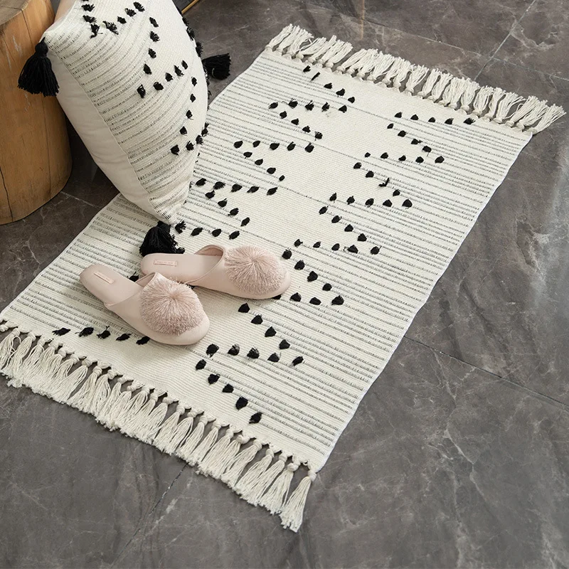 New Fashion and Comfortable Nordic Hand-woven Cut Flower Tassel Floor Mat Bedside Bedroom Bedside Foot Pad Carpet
New Fashion and Comfortable Nordic Hand-woven Cut Flower Tassel Floor Mat Bedside Bedroom Bedside Foot Pad Carpet