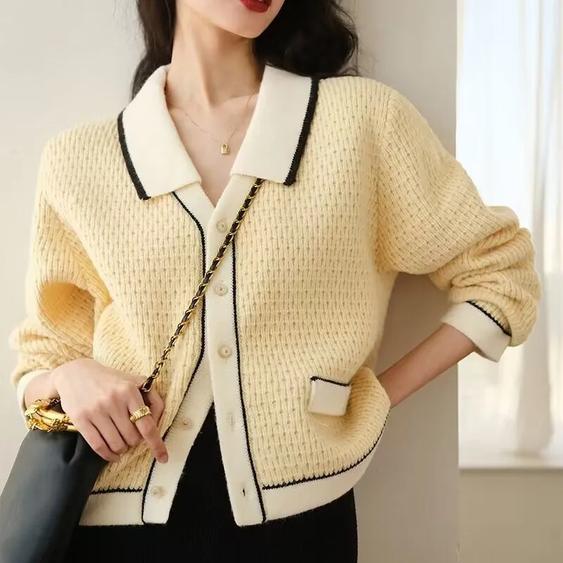 Autumn and winter new soft soft gentle cardigan sweater women's French small aroma short long-sleeved knitted top
Autumn and winter new soft soft gentle cardigan sweater women's French small aroma short long-sleeved knitted top