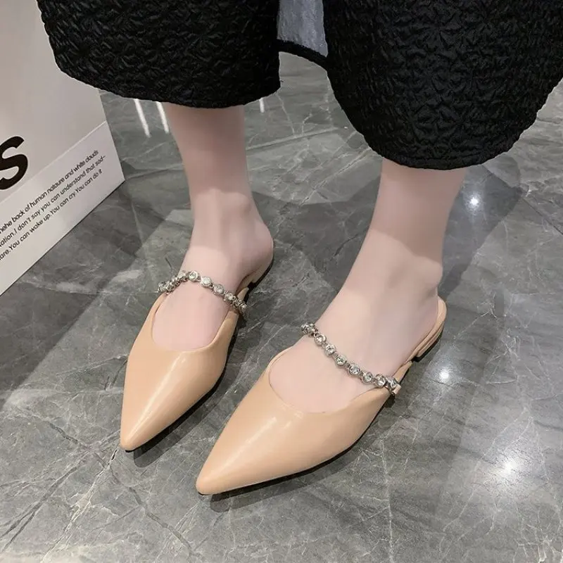 Fashion Pointed Sandals Summer New Diamond Chain High-heeled Shoes Baotou Muller Semi-slippers Bright Surfac Flat Women Shoes
Fashion Pointed Sandals Summer New Diamond Chain High-heeled Shoes Baotou Muller Semi-slippers Bright Surfac Flat Women Shoes