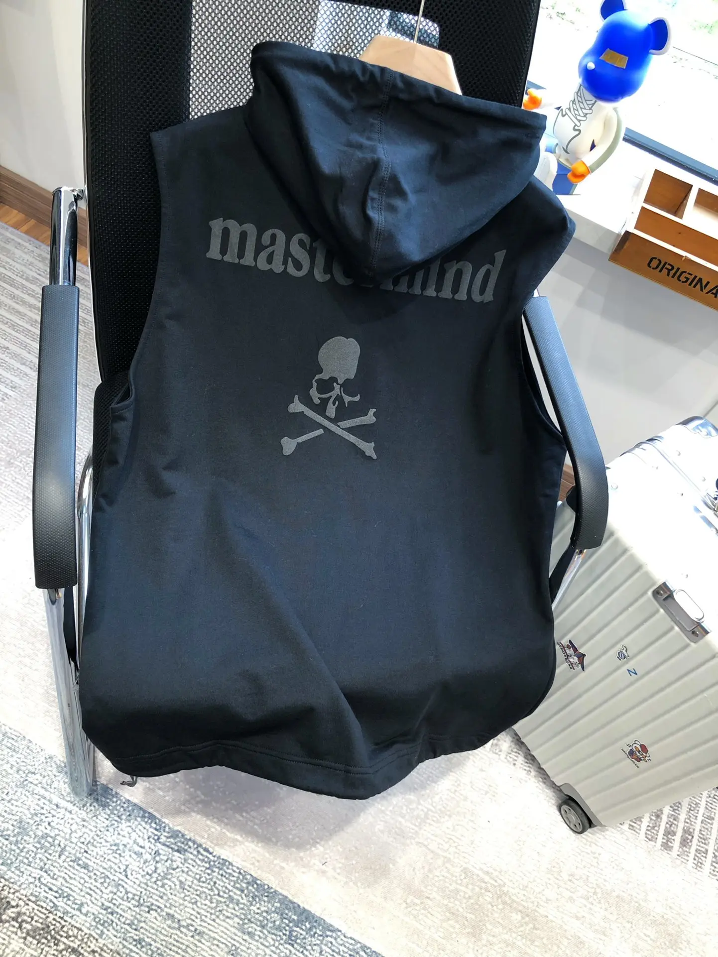 22SS Mastermind World Hoodie Skull Printed Vest Sleeveless Mastermind Japan Hoodie Sweatshirts
22SS Mastermind World Hoodie Skull Printed Vest Sleeveless Mastermind Japan Hoodie Sweatshirts