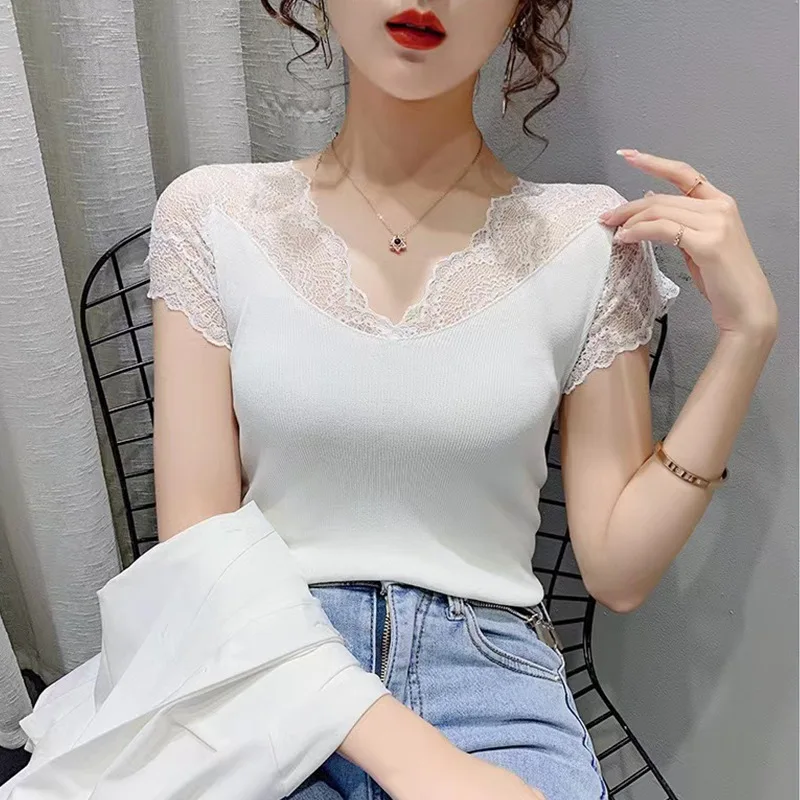 Женский кружевной топ с V-образным вырезом, однотонная облегающая трикотажная футболка в стиле пэчворк, сексуальное нижнее белье, летние то...
Женский кружевной топ с V-образным вырезом, однотонная облегающая трикотажная футболка в стиле пэчворк, сексуальное нижнее белье, летние то...