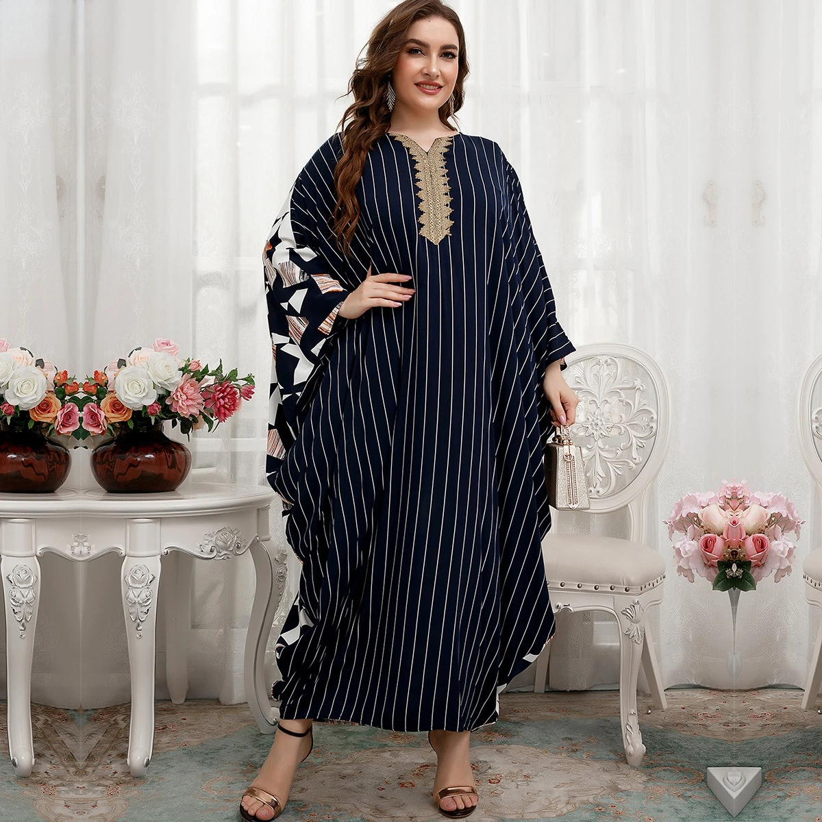 Muslim Fashion Women Dress Middle East Floral Contrast Stripe Stitching Doll Sleeve Loose Abayas for Women Robe Elegante Femme
Muslim Fashion Women Dress Middle East Floral Contrast Stripe Stitching Doll Sleeve Loose Abayas for Women Robe Elegante Femme