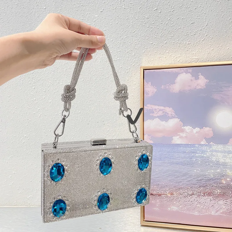Women Sparkling Purse Diamonds Prom Shoulder Bag Chain Elegant Fashion Gorgeous Exquisite Embellished Banquet Crossbody Pack
Women Sparkling Purse Diamonds Prom Shoulder Bag Chain Elegant Fashion Gorgeous Exquisite Embellished Banquet Crossbody Pack