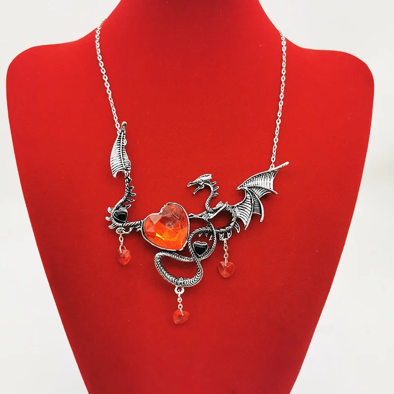 Personality Couple Party Jewelry Accessories Gothic Heart-shaped Zircon Dragon Pendant Couple Necklace Creative Metal
Personality Couple Party Jewelry Accessories Gothic Heart-shaped Zircon Dragon Pendant Couple Necklace Creative Metal