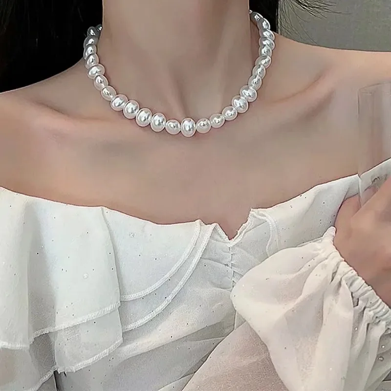 Delicate Romantic Irregular Pearl Beaded Necklace for Women Exquisite Trendy Jewelry Classic Choker Vintage Charm Chokers
Delicate Romantic Irregular Pearl Beaded Necklace for Women Exquisite Trendy Jewelry Classic Choker Vintage Charm Chokers