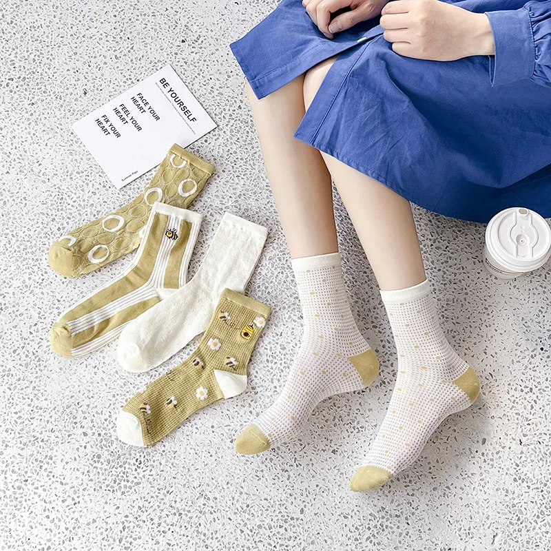 Summer Thin Mid-tube Women's Socks Cute Embroidery Cartoon Mesh Breathable Girls Cotton Socks
Summer Thin Mid-tube Women's Socks Cute Embroidery Cartoon Mesh Breathable Girls Cotton Socks