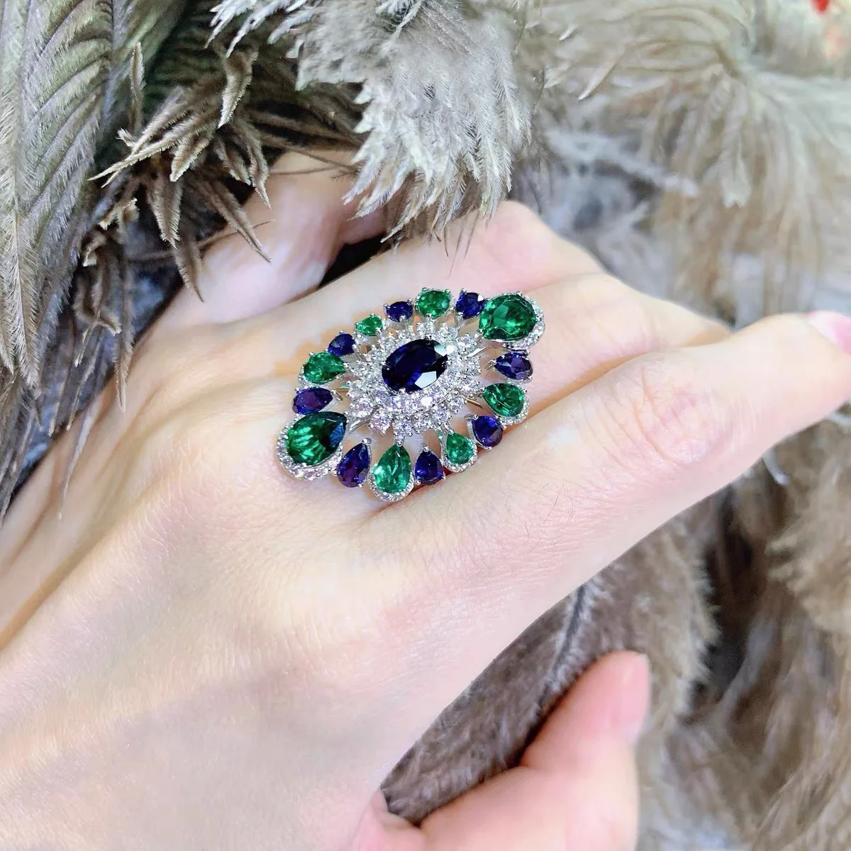Exaggerated Jewelry Exquisite Cubic Zirconia Ring Sterling 925 Silver Vintage Peacock Green Crystal Wedding Party Hand Jewelry
Exaggerated Jewelry Exquisite Cubic Zirconia Ring Sterling 925 Silver Vintage Peacock Green Crystal Wedding Party Hand Jewelry