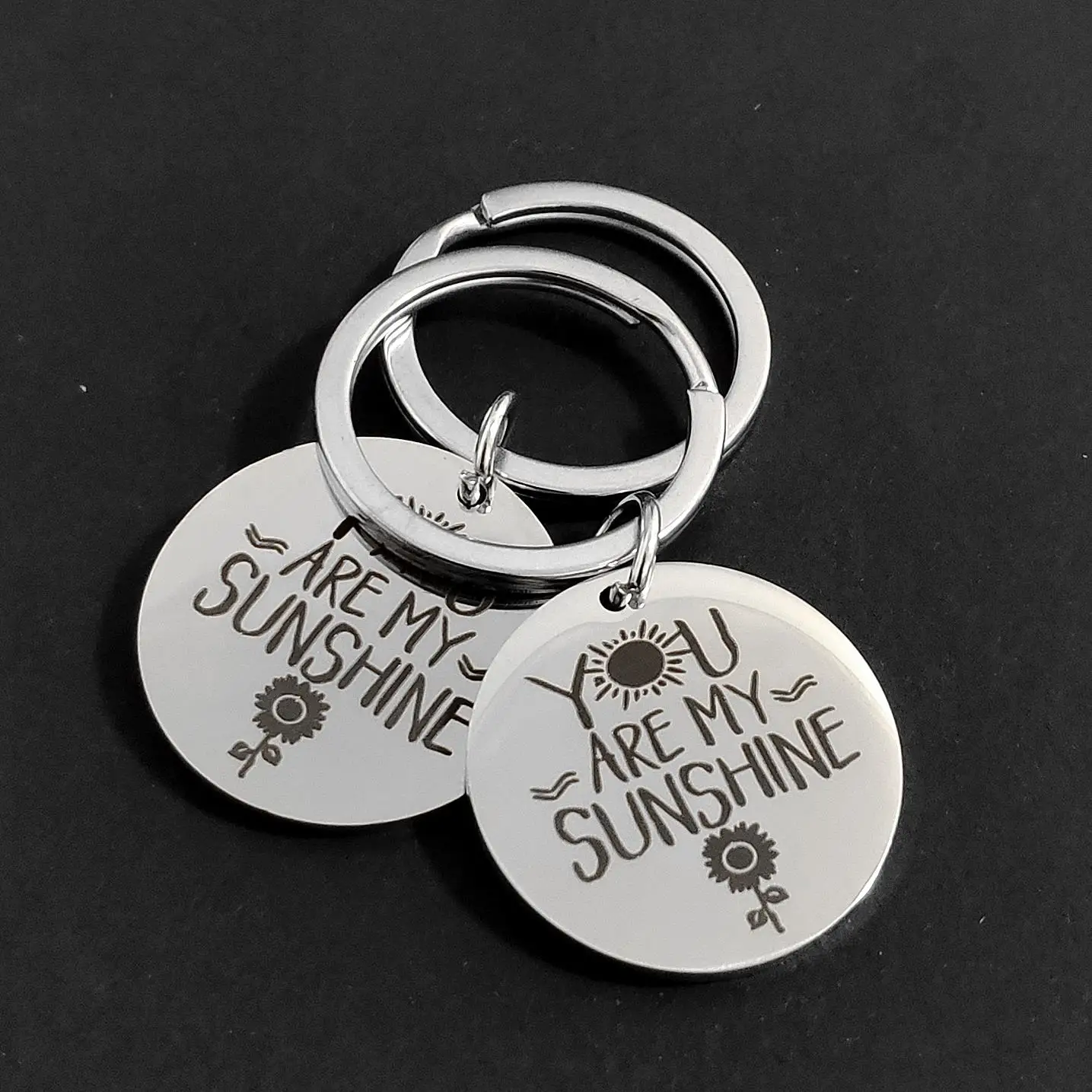 You Are My Sunshine Ornaments Gifts Keys Holder Sunflowers Keyring Stainless Steel Friends Couples Creativity Keychain Car
You Are My Sunshine Ornaments Gifts Keys Holder Sunflowers Keyring Stainless Steel Friends Couples Creativity Keychain Car