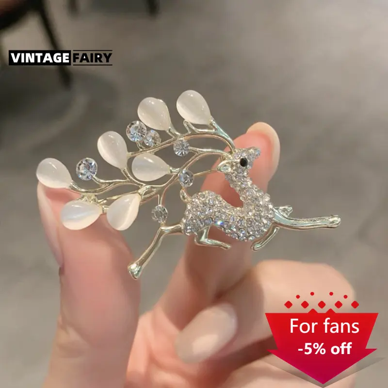 Luxury Deer Brooches for Women Designer Simple Suit Pin Fixed Clothes Buckle Needle Cat-eye Rhindiamonds Corsage Female
Luxury Deer Brooches for Women Designer Simple Suit Pin Fixed Clothes Buckle Needle Cat-eye Rhindiamonds Corsage Female