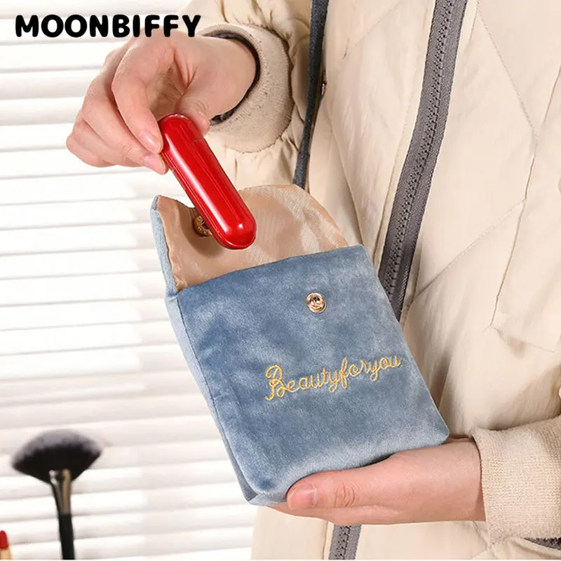 Women Velvet Soft Small Cosmetic Bag Hasp Girl Lipstick Bag Sanitary Pads Organizer Pouch Travel Makeup Bags Mini Beauty Case
Women Velvet Soft Small Cosmetic Bag Hasp Girl Lipstick Bag Sanitary Pads Organizer Pouch Travel Makeup Bags Mini Beauty Case