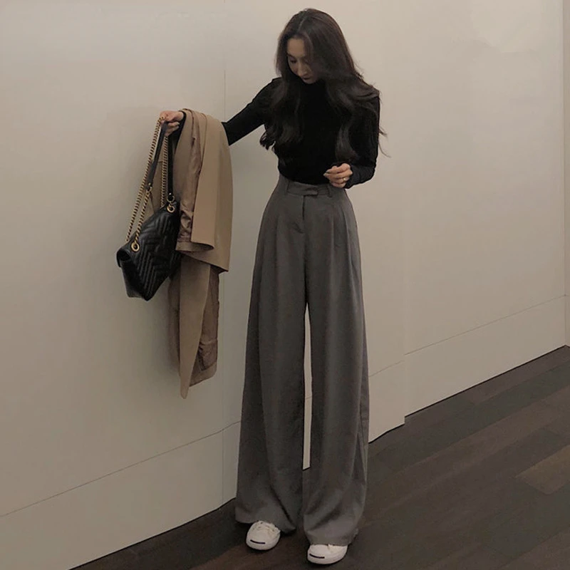 2022 spring and summer suit pants solid color wide leg pants high quality simple high waist casual straight pants for women 
2022 spring and summer suit pants solid color wide leg pants high quality simple high waist casual straight pants for women