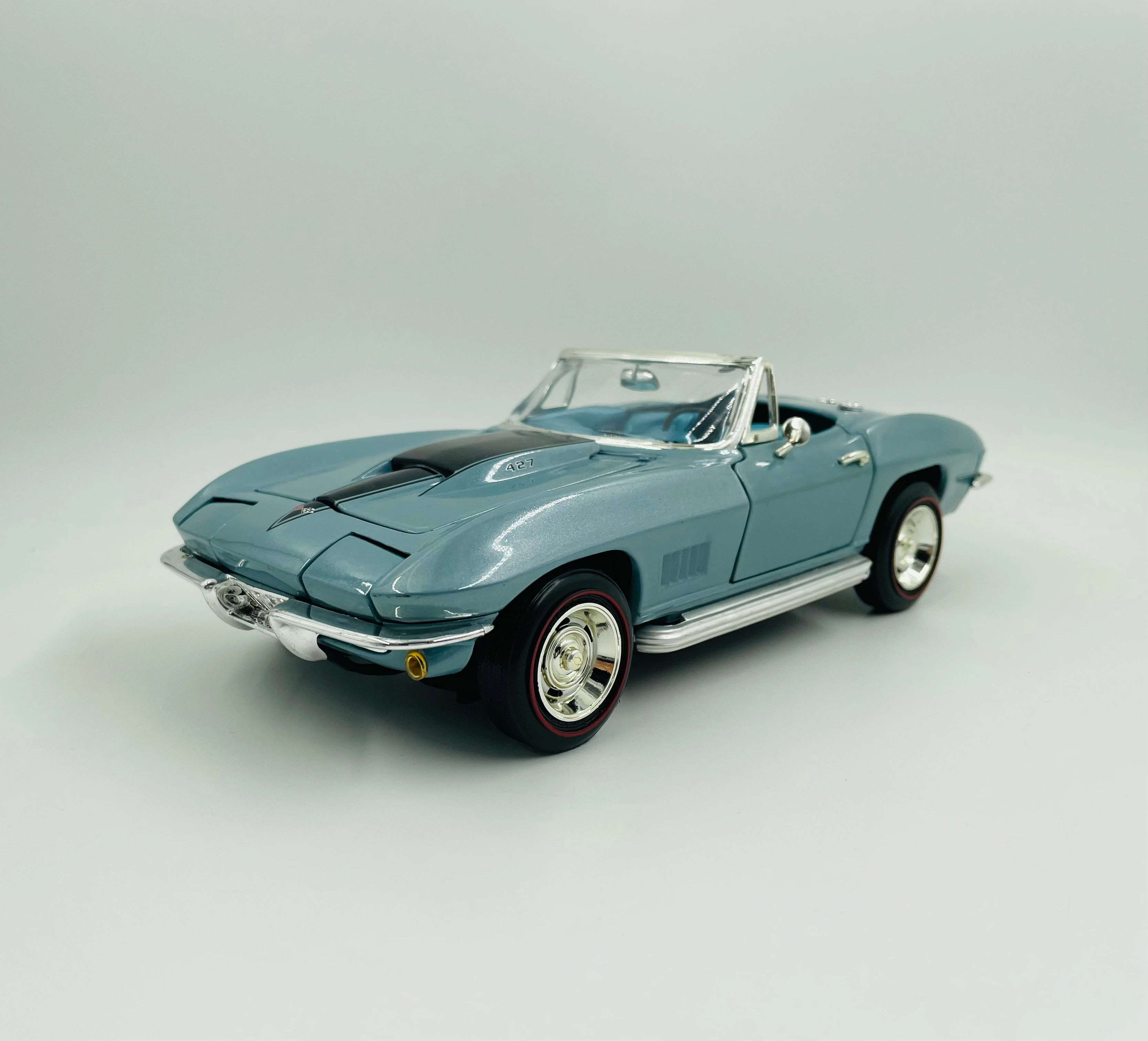 AW 1:18 Chevrolet Corvette C2 L88 1967 Convertible Alloy Fully Open Limited Edition Metal Static Car Model Toy Gift
AW 1:18 Chevrolet Corvette C2 L88 1967 Convertible Alloy Fully Open Limited Edition Metal Static Car Model Toy Gift