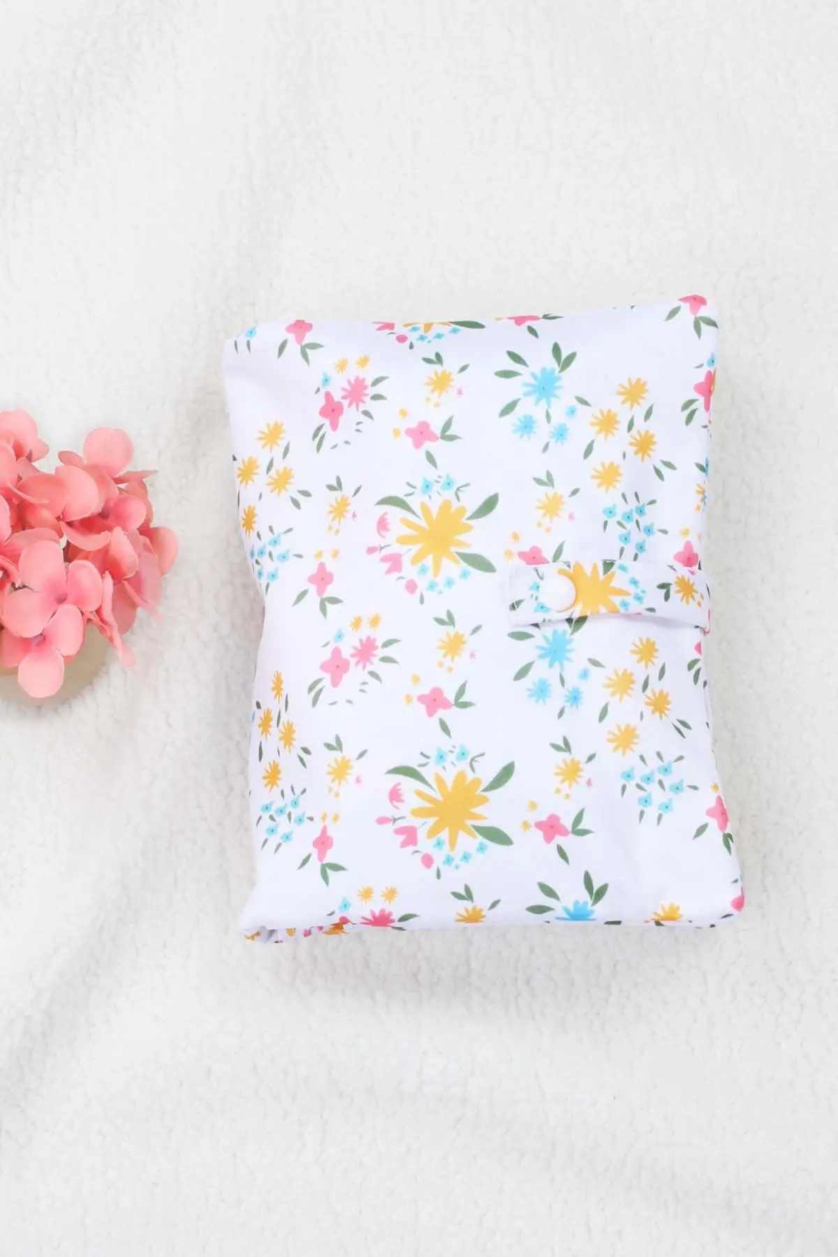 Modakids Spring Blossom Liquid-Proof Baby Bottom Opening Care Bag Organizer
Modakids Spring Blossom Liquid-Proof Baby Bottom Opening Care Bag Organizer