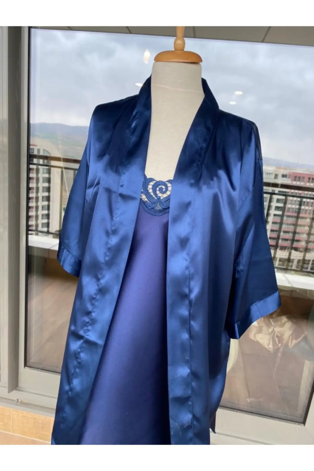 Dressing Gown Satin Set Fashion Robe Female Bathrobe Sexy Peignoir Kimono Bride Dressing Gown Gown Gown Gown Gown
Dressing Gown Satin Set Fashion Robe Female Bathrobe Sexy Peignoir Kimono Bride Dressing Gown Gown Gown Gown Gown