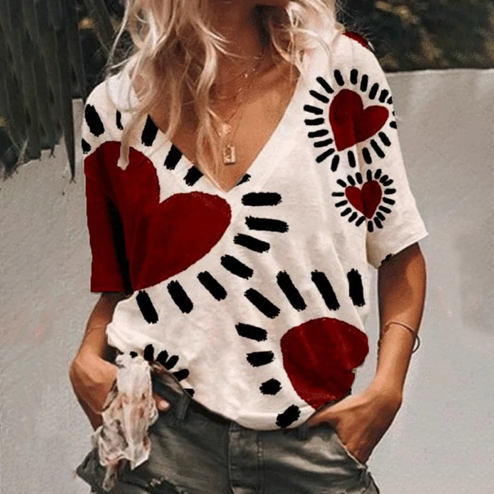 Женская футболка с коротким рукавом и V-образным вырезом
Женская футболка с коротким рукавом и V-образным вырезом