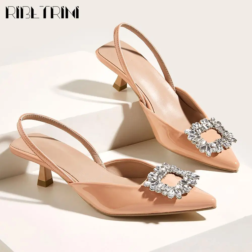 Женские туфли-лодочки с острым носком, на тонком каблуке
Женские туфли-лодочки с острым носком, на тонком каблуке