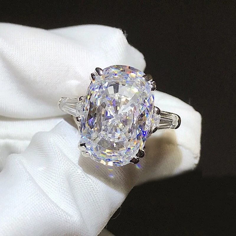Copper Set Zircon Oval Four Prong Diamond Pigeon Egg Ring Wedding Bride Wedding Engagement Ring Exquisite Luxury Jewelry
Copper Set Zircon Oval Four Prong Diamond Pigeon Egg Ring Wedding Bride Wedding Engagement Ring Exquisite Luxury Jewelry