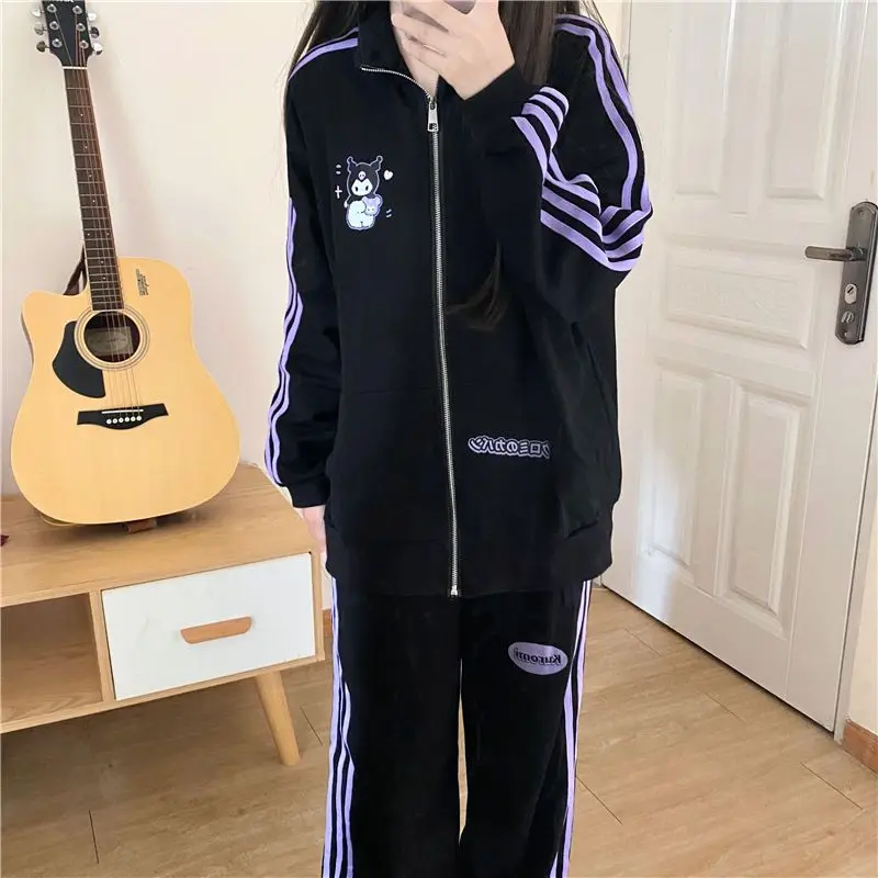 Kawaii Sanrioed Sports Suit Cartoon Cute Cartoon Kuromi Casual Fashion Home Costume Student Sweater Cardigan Gift
Kawaii Sanrioed Sports Suit Cartoon Cute Cartoon Kuromi Casual Fashion Home Costume Student Sweater Cardigan Gift